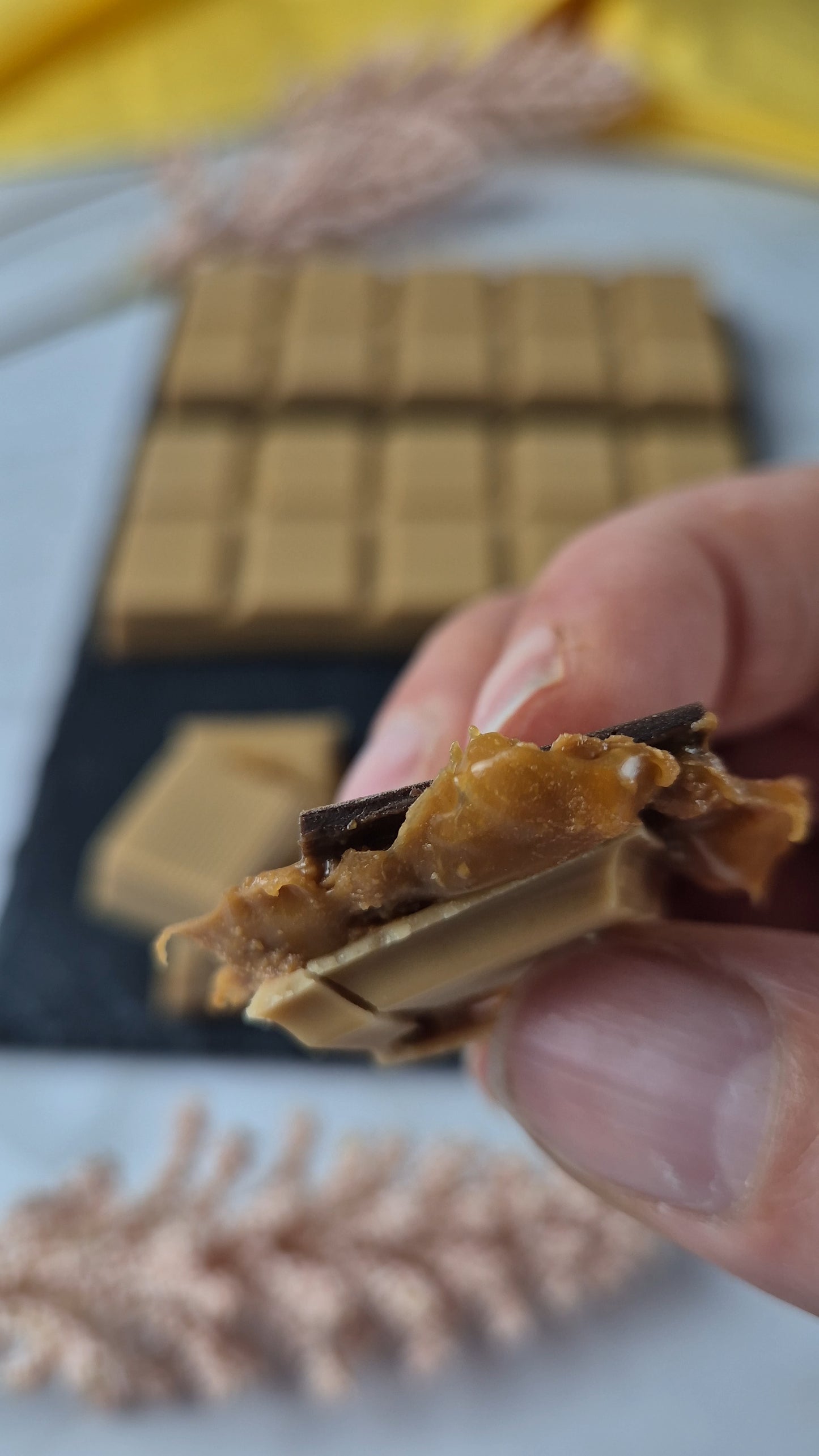 Mini tablete Peanut Caramel com cartão de Natal