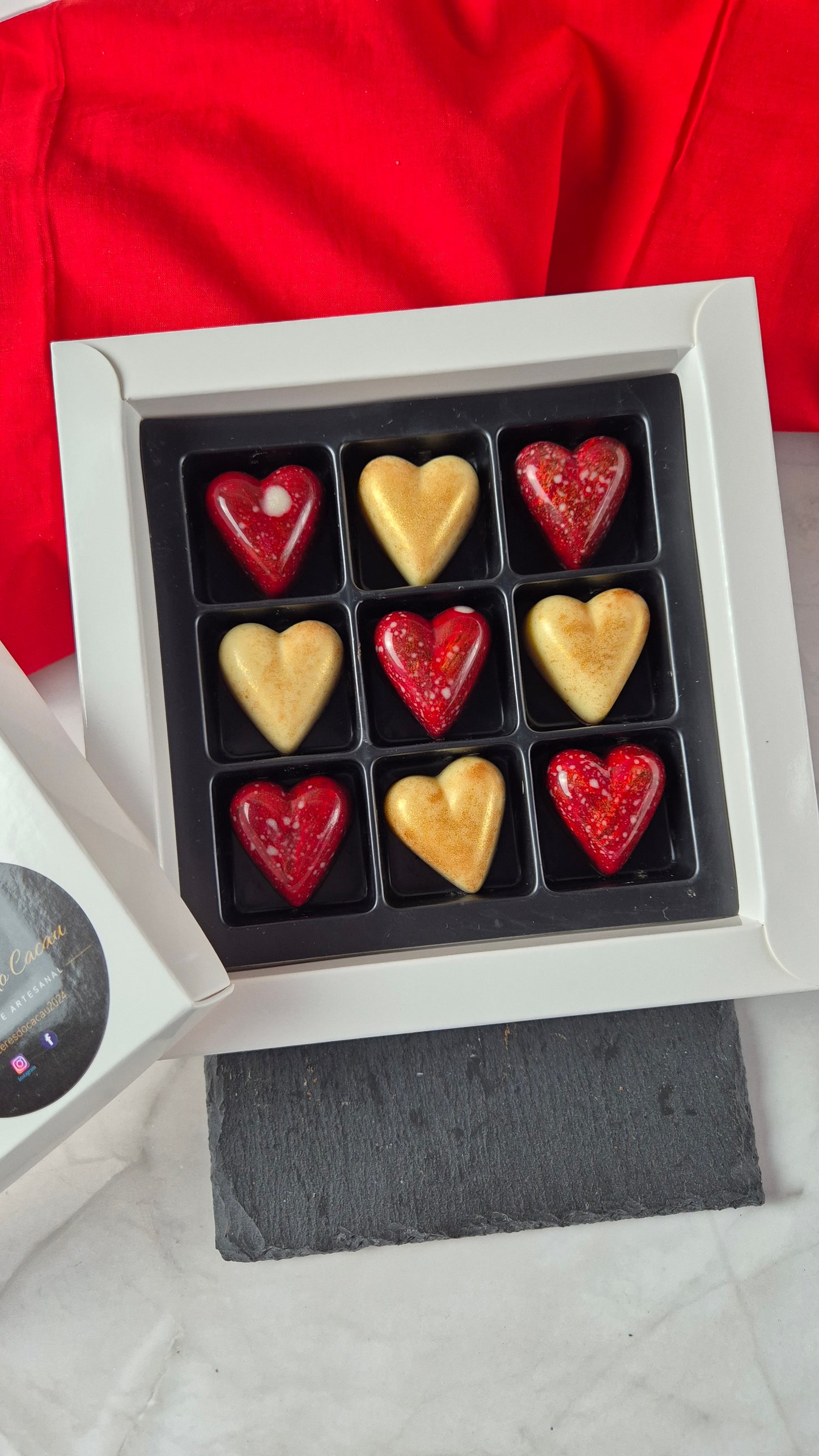 Caixa 9 bombons recheados pintados à mão