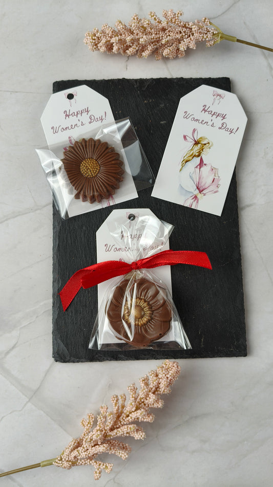 Flores com cartão Dia da Mulher