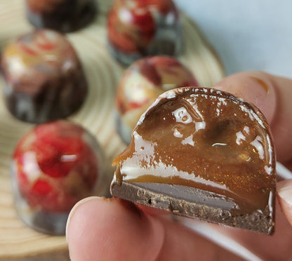 Caixa 9 bombons recheados pintados à mão